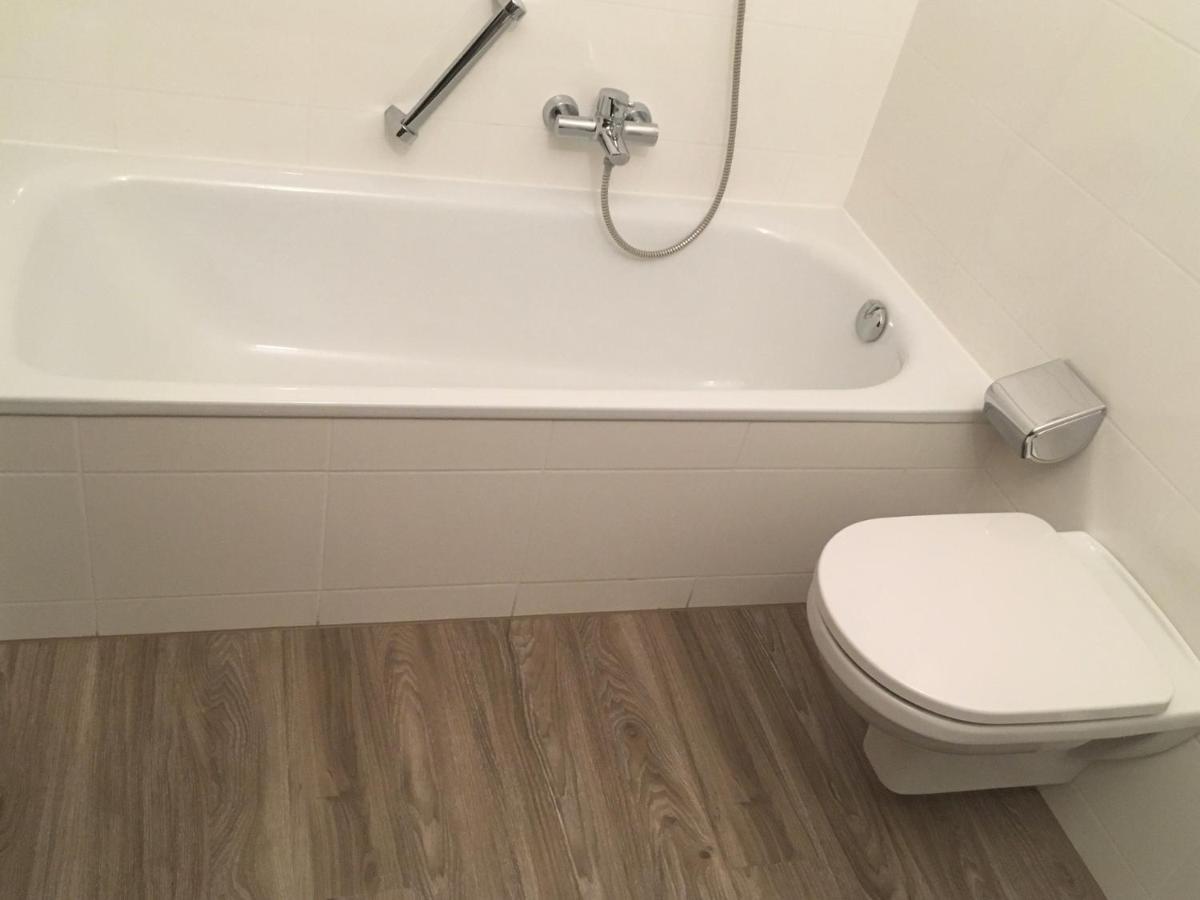 Appartementresidenz Am Kurpark - Ferienwohnungen Mit Pool & Sauna & Garage Bad Salzuflen Buitenkant foto